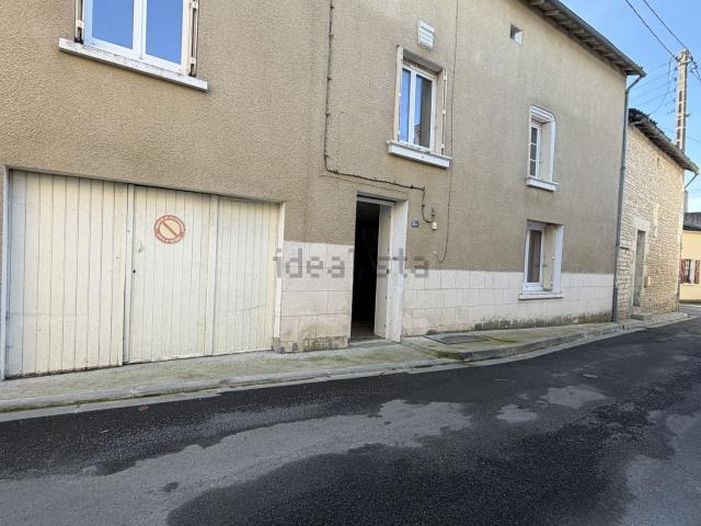 Maison, Mirebeau