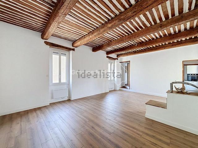 Maison, Noves