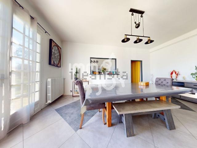 Maison, Noé