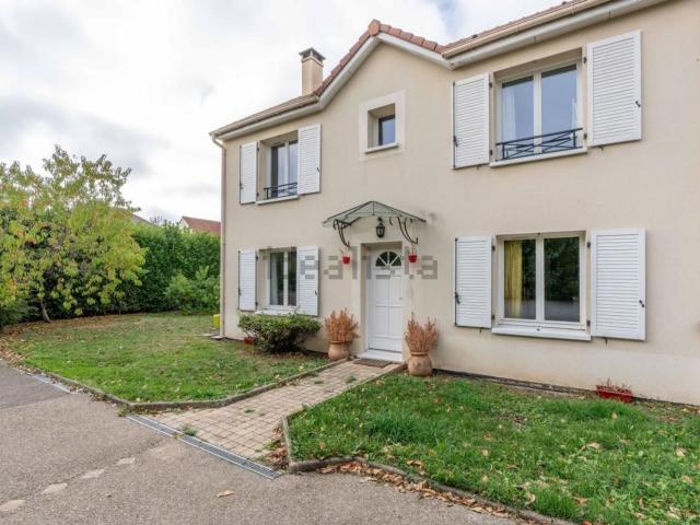 Maison, Noiseau