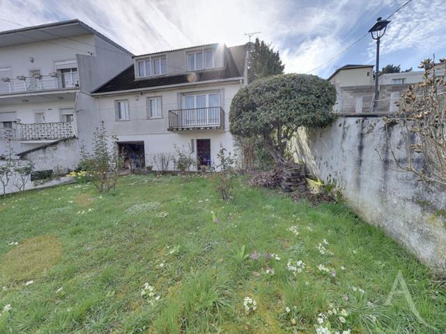 Maison Noisy Le Sec 8 pièce s 128 m² + 74 m² de garage