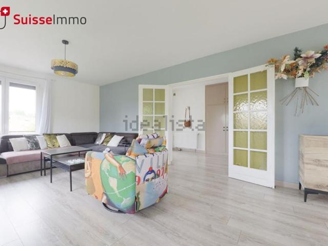 Maison, Nommay