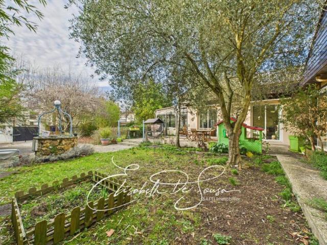 Maison non mitoyenne de plain pied, 1003 m2 de terrain