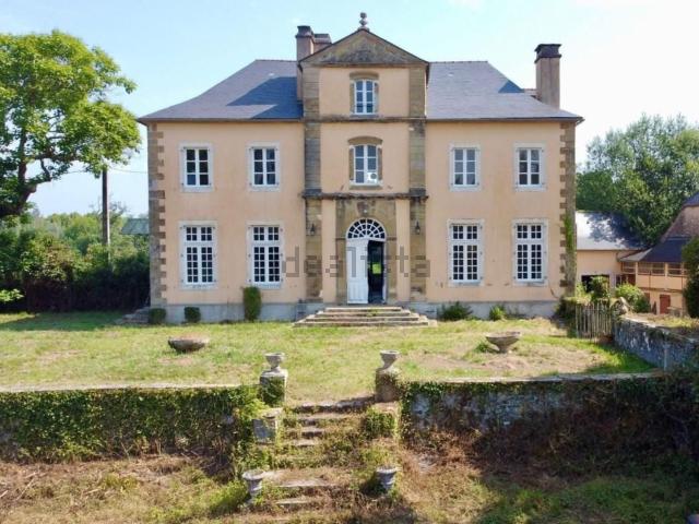 Maison, Nay