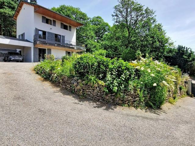 Maison, Nages