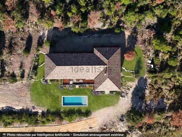Maison, Nans les Pins