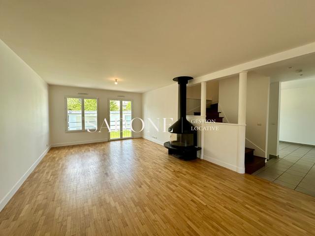Maison Nanterre 174.7 m2 surface terrain 322. 1 m2