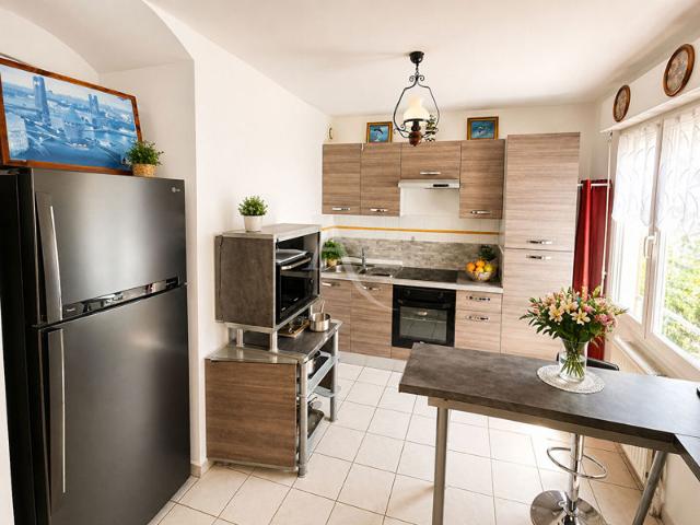 Maison Nantes de 83.98 m² avec 3 chambres et un garage