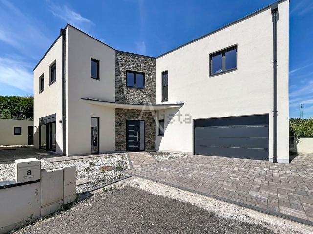 Maison, Neufchef