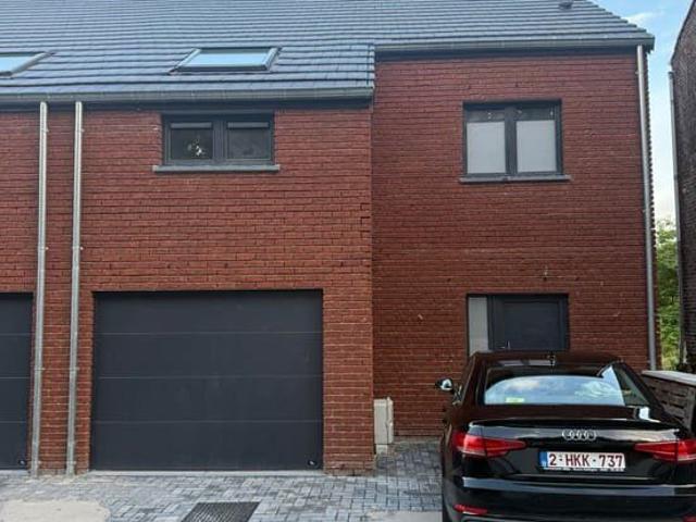 Maison neuve 3 chambres avec garage superbe vue à Amay