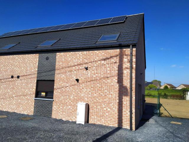 Maison neuve 3 chambres + parking& jardin