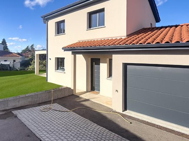 Maison neuve 132 m2 habitables + garage Terrain 400 m2 4 cha. 132m² Echalas