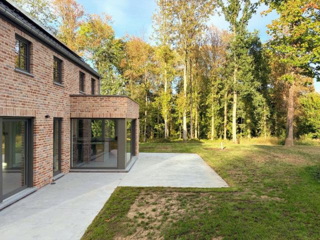 Maison neuve 4 ch. + bureau sur 22 ares | Cadre verdoyant