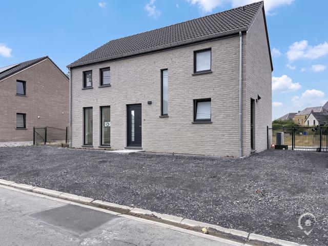 Maison neuve 4 façades à Sorinnes – 3 chambres