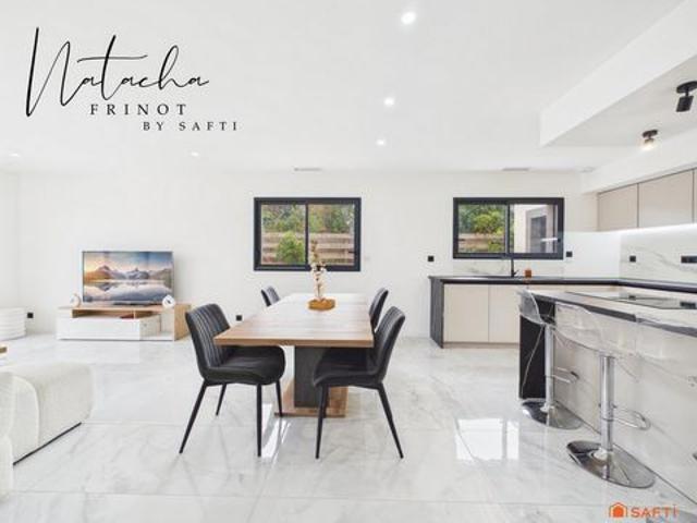 Maison neuve au cœur de Vacquiers, tout à pied !