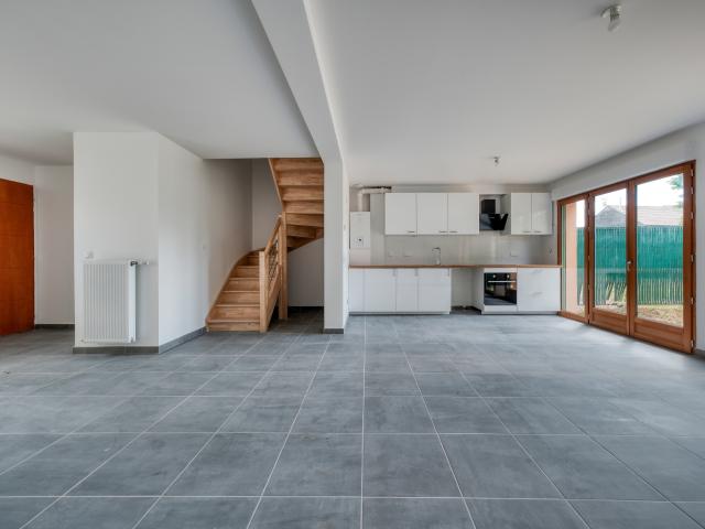MAISON NEUVE DE 101M2 4 CHAMBRES DPE B FNR