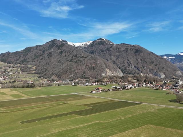 MAISON NEUVE DE 150 M2 À LA TOUR MAGNIFIQUE VUE