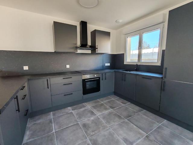 Maison neuve de plain pied de 101 m2 secteur Civray, 3 chambres, jardin