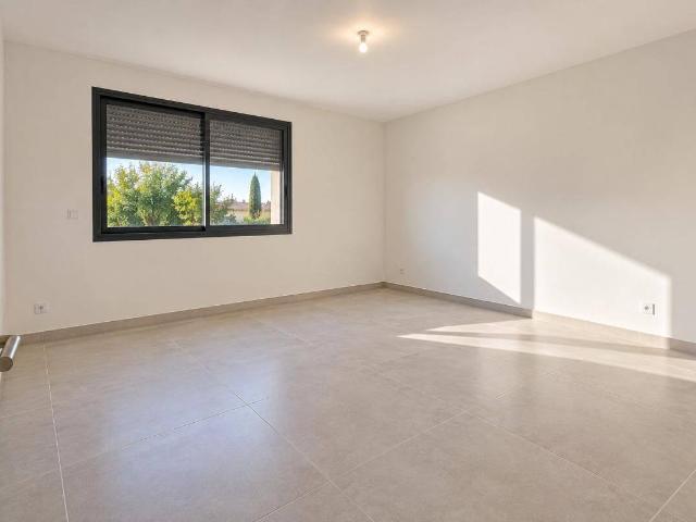 MAISON NEUVE LOUEE NON MEUBLEE A MERINDOL