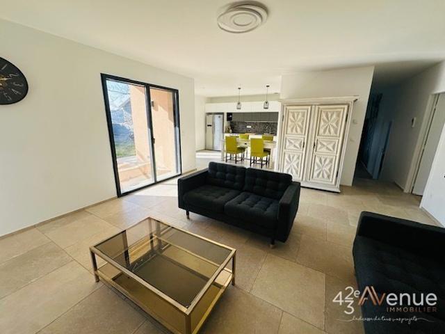 Maison neuve meublée 5 pièces 137 m²