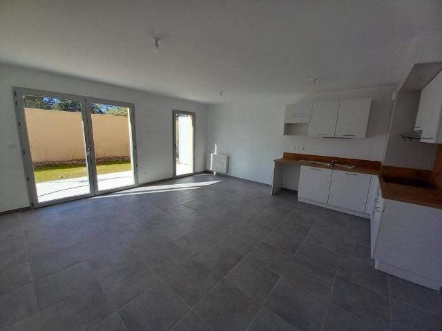 Maison neuve mitoyenne centre de Vaugneray