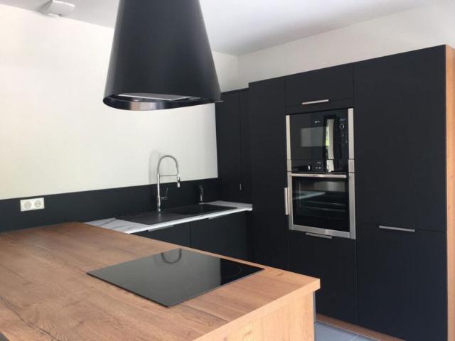 Maison neuve Noailles