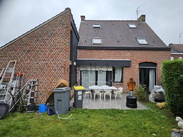 Maison, Neuville en Ferrain
