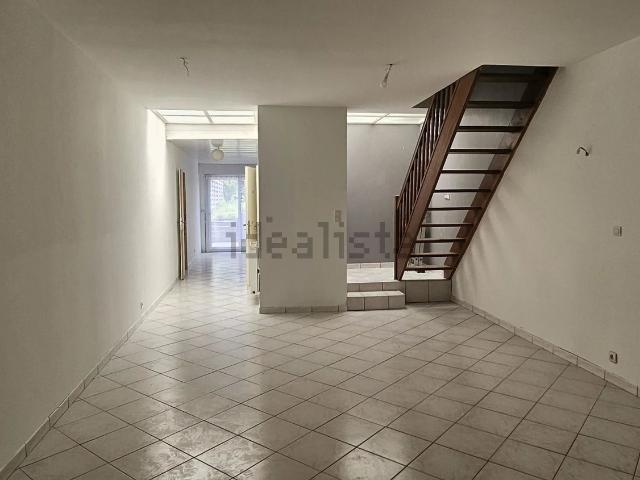 Maison, Neuville en Ferrain