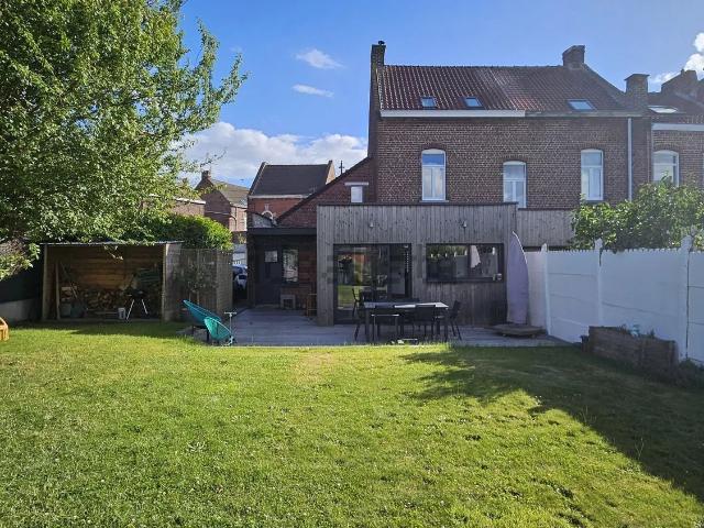 Maison, Neuville en Ferrain