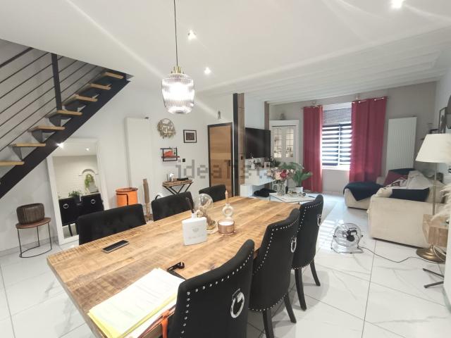 Maison, Neuville en Ferrain