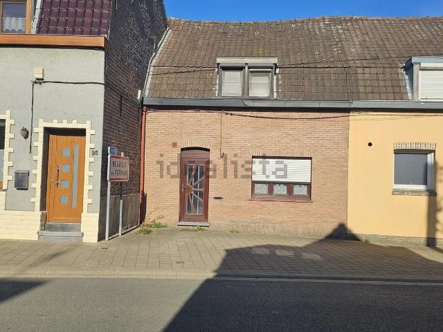 Maison, Neuville en Ferrain