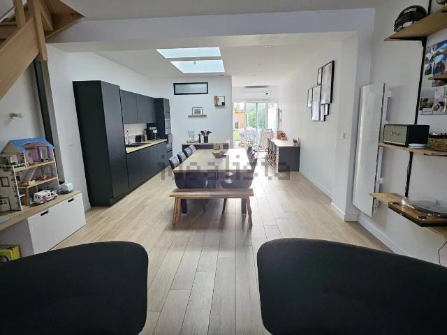 Maison, Neuville en Ferrain