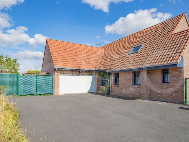 Maison, Neuville en Ferrain