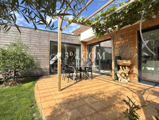 Maison, Neuville en Ferrain