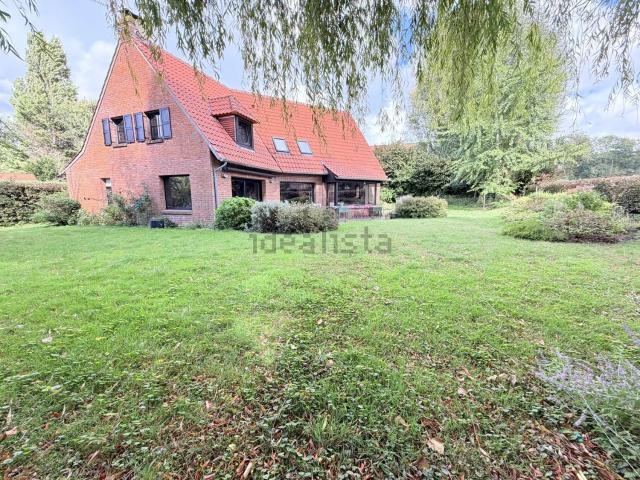Maison, Neuville en Ferrain
