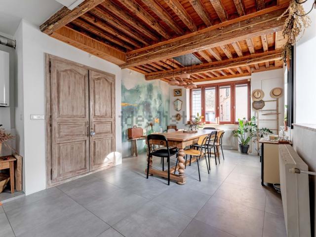 Maison, Neuville sur Saône