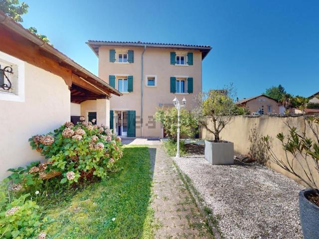 Maison, Neuville sur Saône