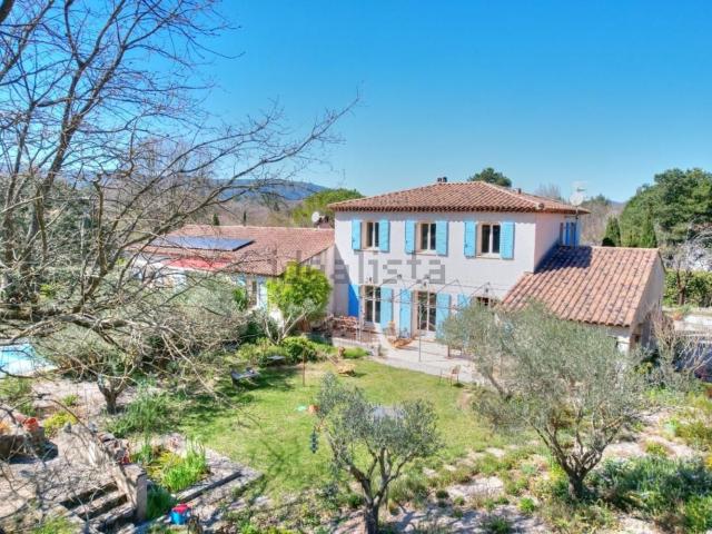 Maison, Néoules