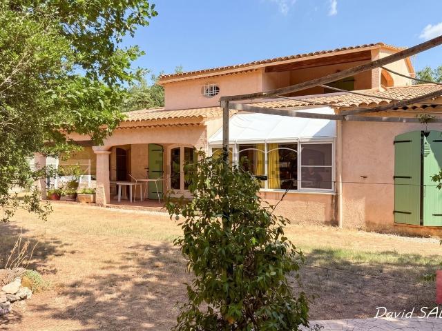 Maison, Néoules