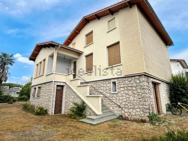 Maison, Nérac