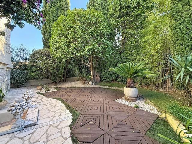 Maison. Nice / Poetes 210m² Nice