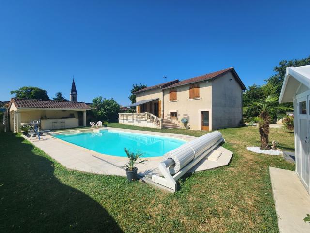Maison, Niévroz