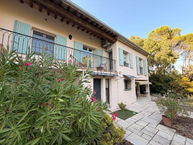 Maison, Nîmes