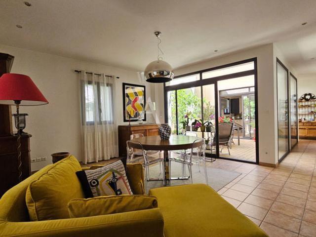 Maison Nimes 5 pièce s 145.57m²
