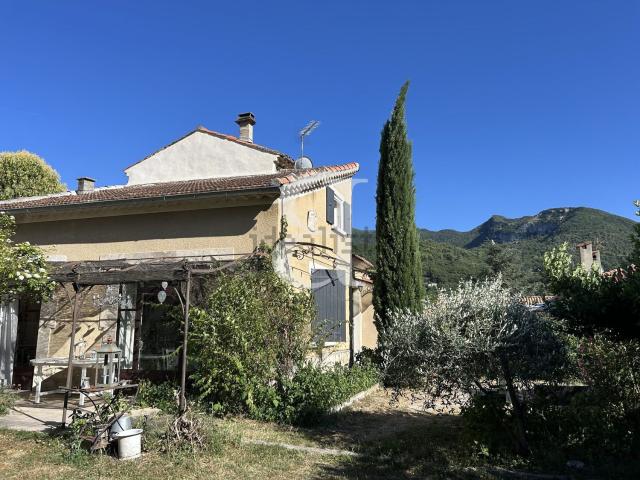 Maison, Nyons