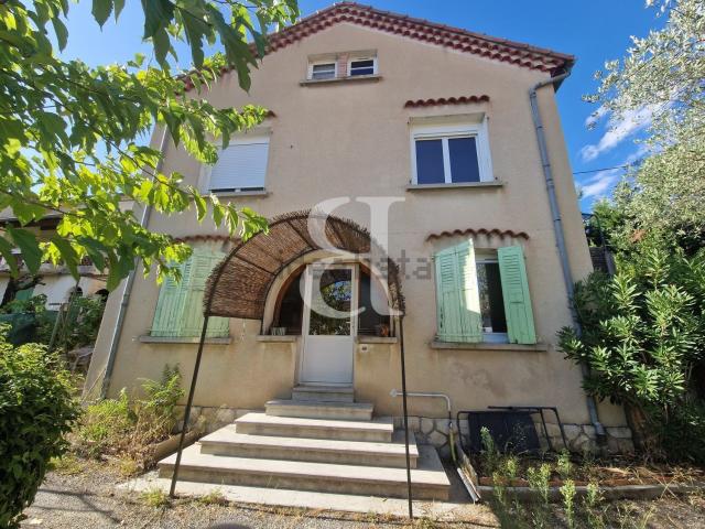Maison, Nyons