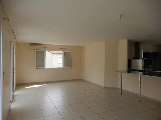 Maison, Soual for rent at Soual
