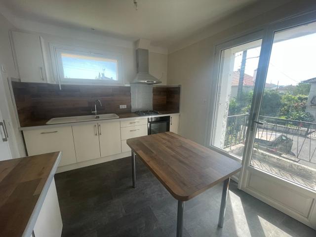 Maison soubassement pierre en impasse 94m² Malemort sur Corrèze