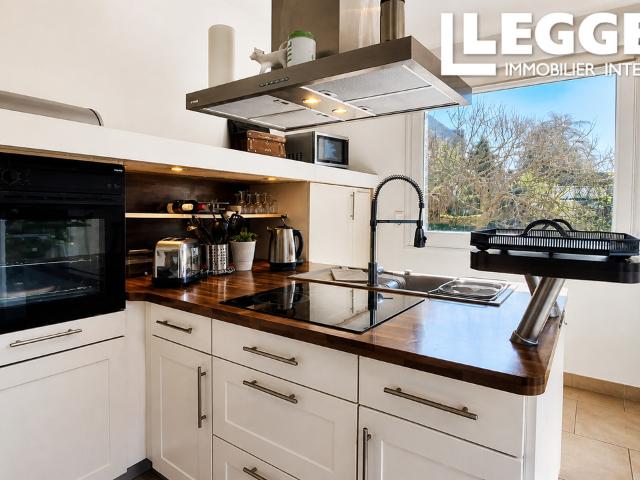 Maison soignée avec 1000 m² constructibles et sous sol aménageable – Solignac proche Limoges