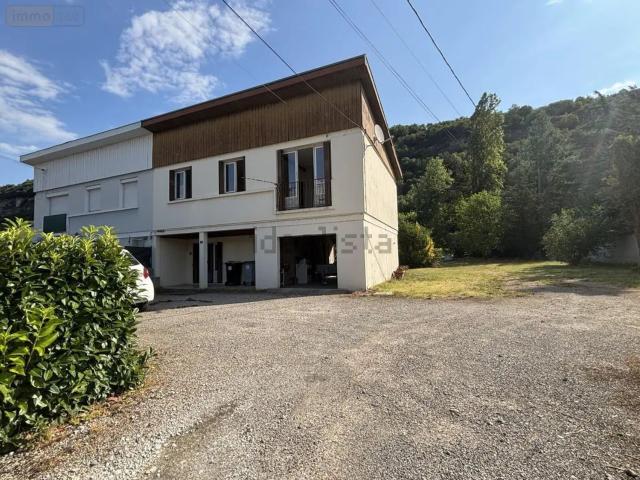 Maison, Sault Brénaz